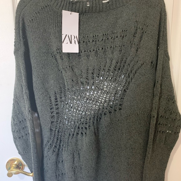 Medium distressed dark olive green sweater - Picture 2 of 3